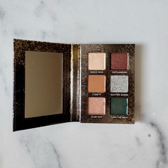 Urban Decay Decades Eyeshadow Set — 3 Palettes (70s, 90s, 00s) NIB - Picture 3 of 11